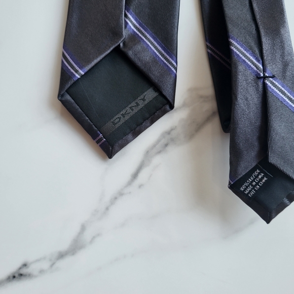 DKNY silk grey and purple men's tie - Picture 6 of 7